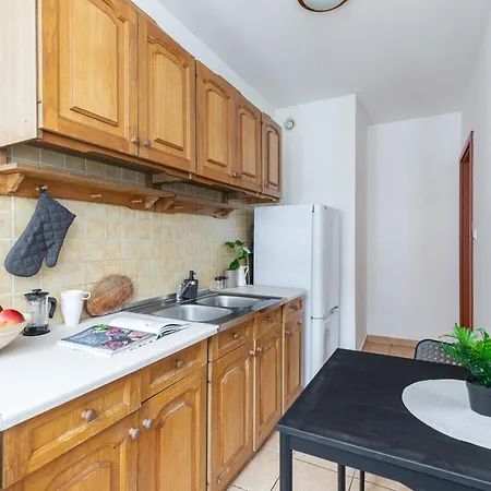 Aleja Stanow Zjednoczonych Superapart - Galeria Wiatraczna