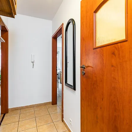Apartment Aleja Stanow Zjednoczonych Superapart - Galeria Wiatraczna Warsaw